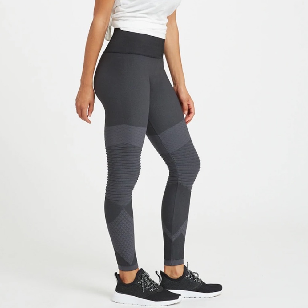Spanx Look at Me Now Seamless Moto Leggings Size XS